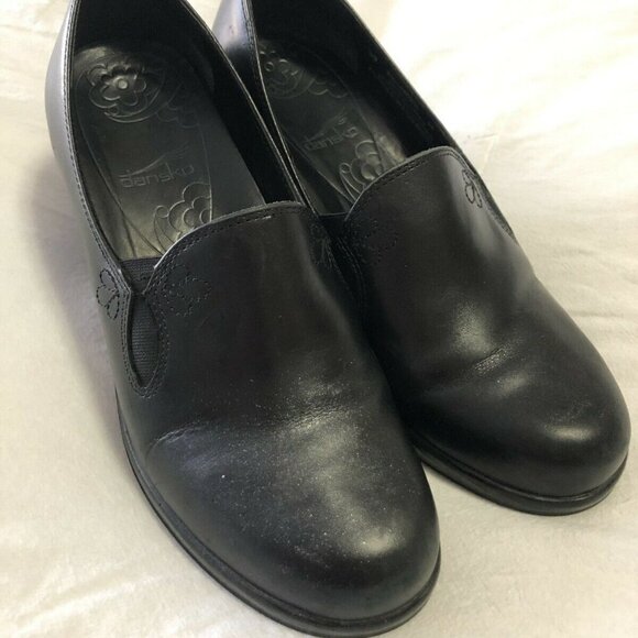Dansko Shoes - Dansko Women’s Beth Clogs/Mules Black Size 8.5/39 Leather.